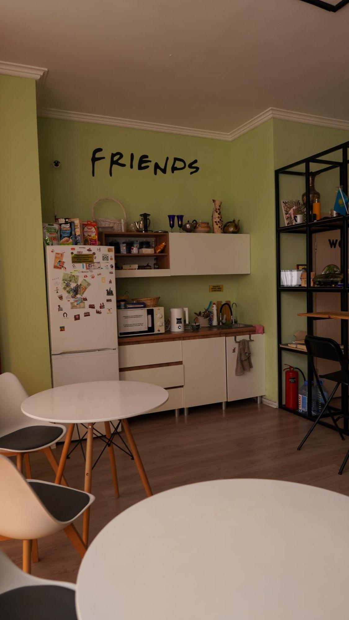 Friends Hostel Astana Extérieur photo