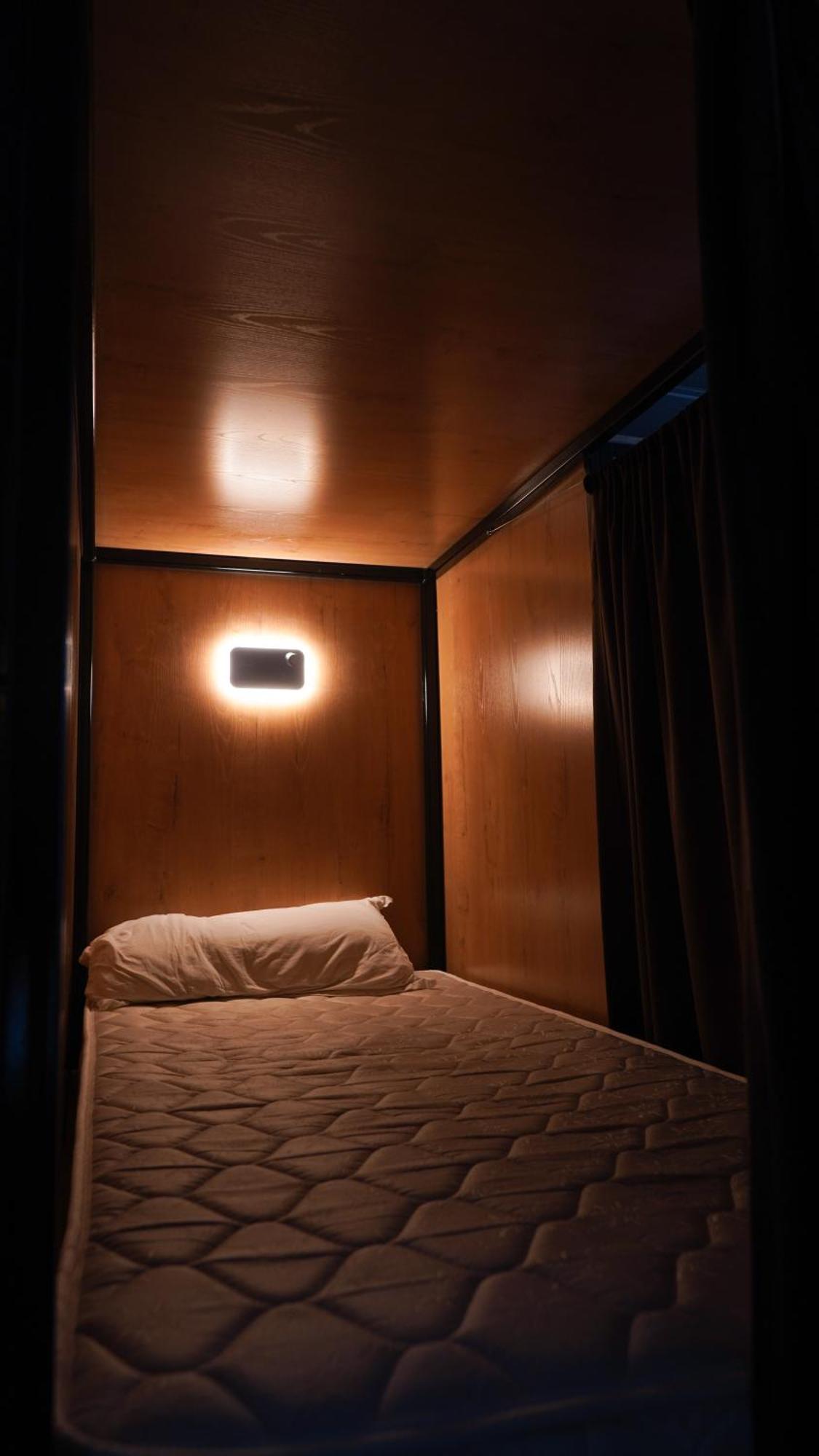 Friends Hostel Astana Extérieur photo