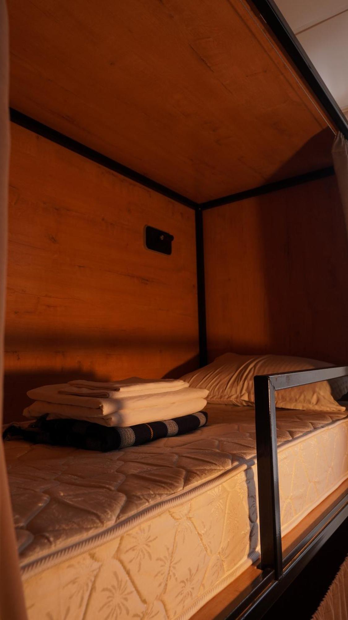 Friends Hostel Astana Extérieur photo